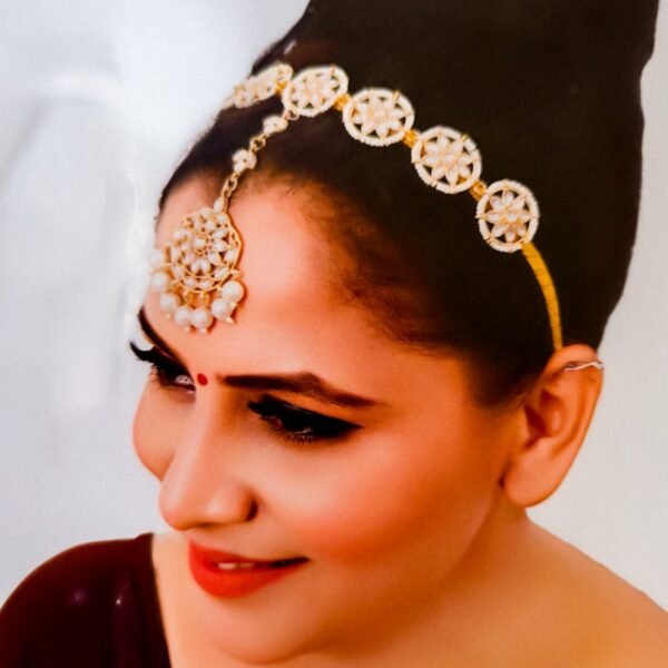 Exquisite Kundan & Pearl Hairband with Maang Tikka for Women - Image 3