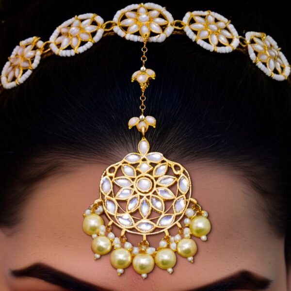 Exquisite Kundan & Pearl Hairband with Maang Tikka for Women - Image 4